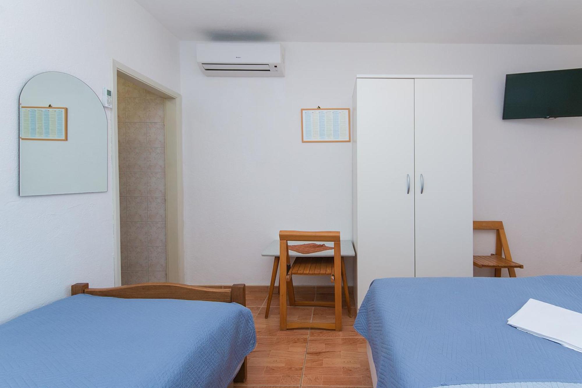 Apartments And Rooms By The Sea Brela, Makarska - 2752 Kamer foto