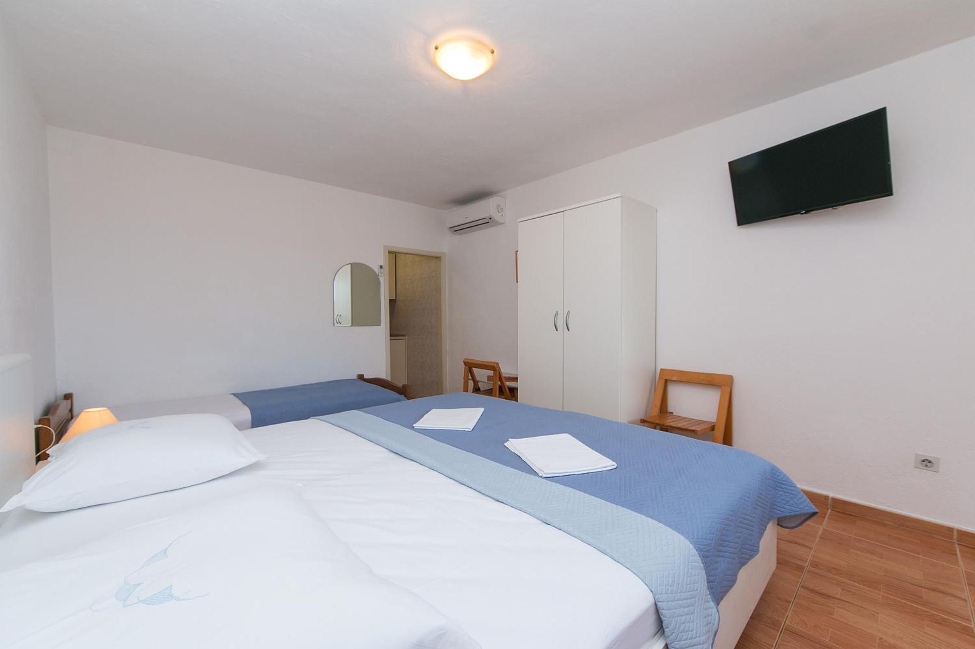 Apartments And Rooms By The Sea Brela, Makarska - 2752 Kamer foto