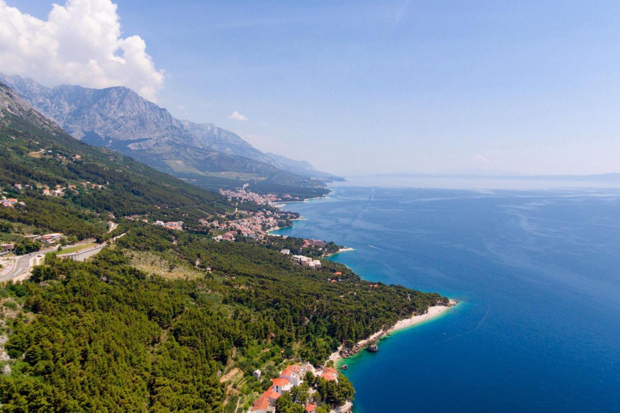 Apartments And Rooms By The Sea Brela, Makarska - 2752 Buitenkant foto