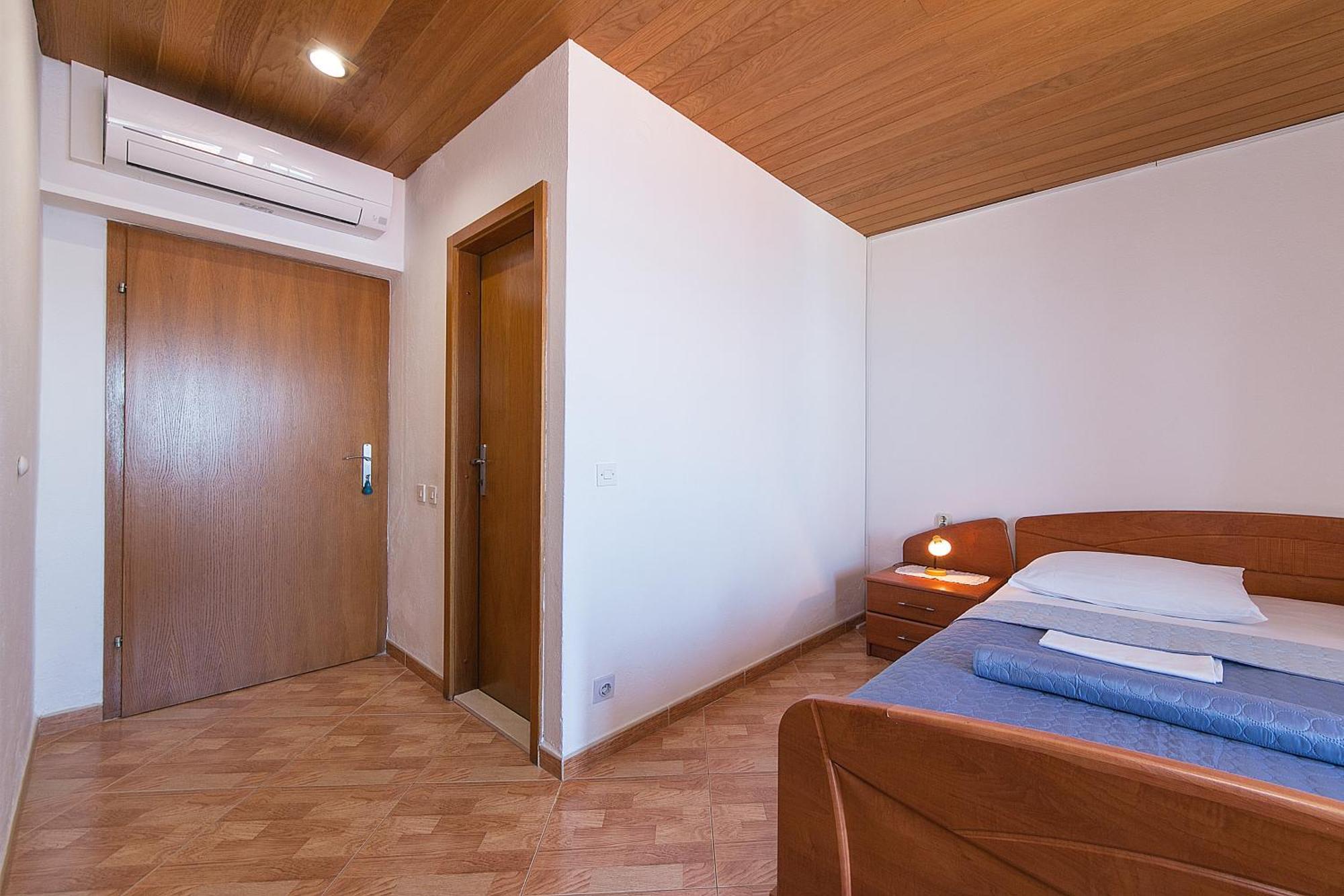 Apartments And Rooms By The Sea Brela, Makarska - 2752 Kamer foto