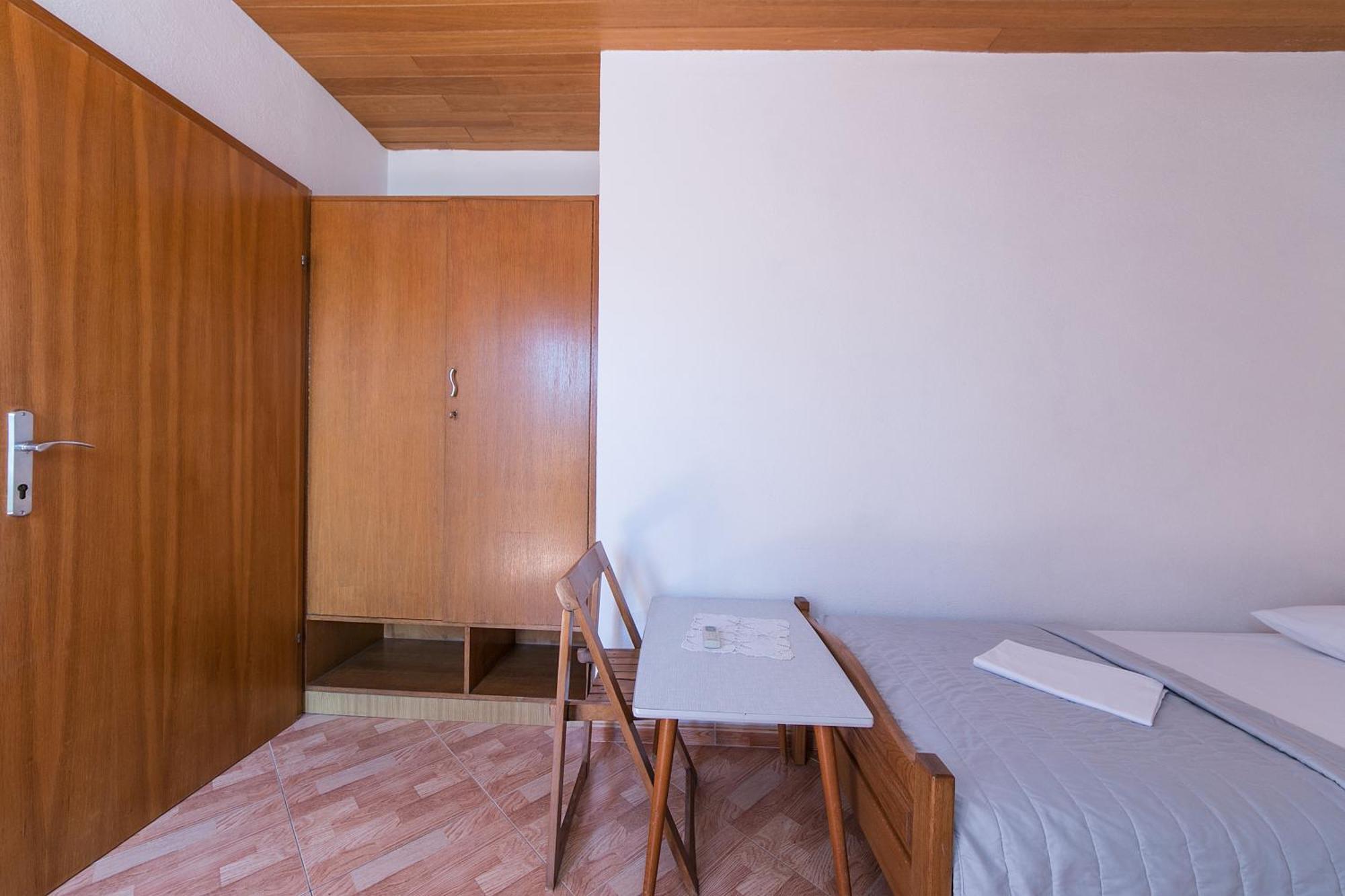 Apartments And Rooms By The Sea Brela, Makarska - 2752 Kamer foto