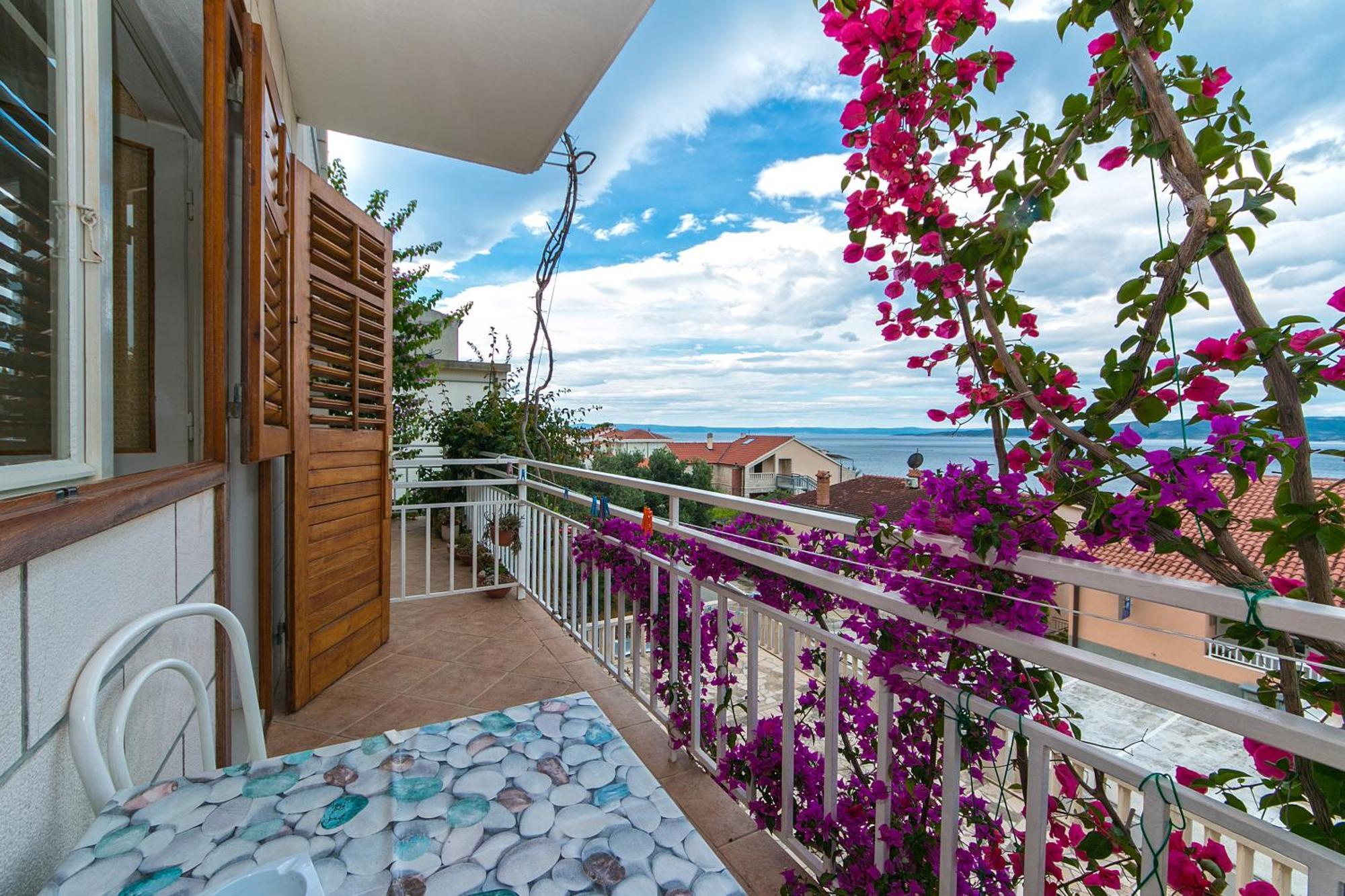 Apartments And Rooms By The Sea Brela, Makarska - 2752 Buitenkant foto
