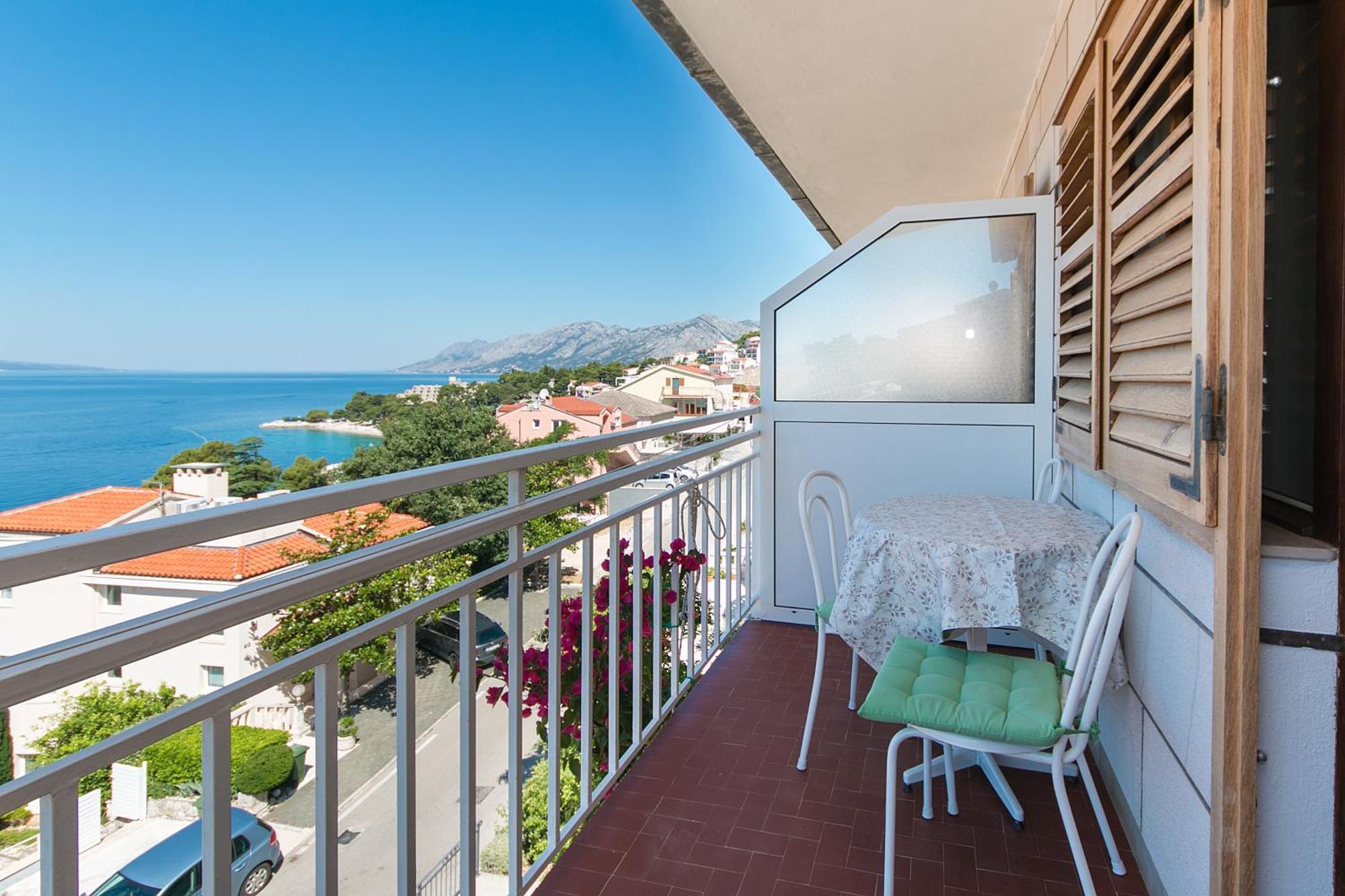 Apartments And Rooms By The Sea Brela, Makarska - 2752 Buitenkant foto