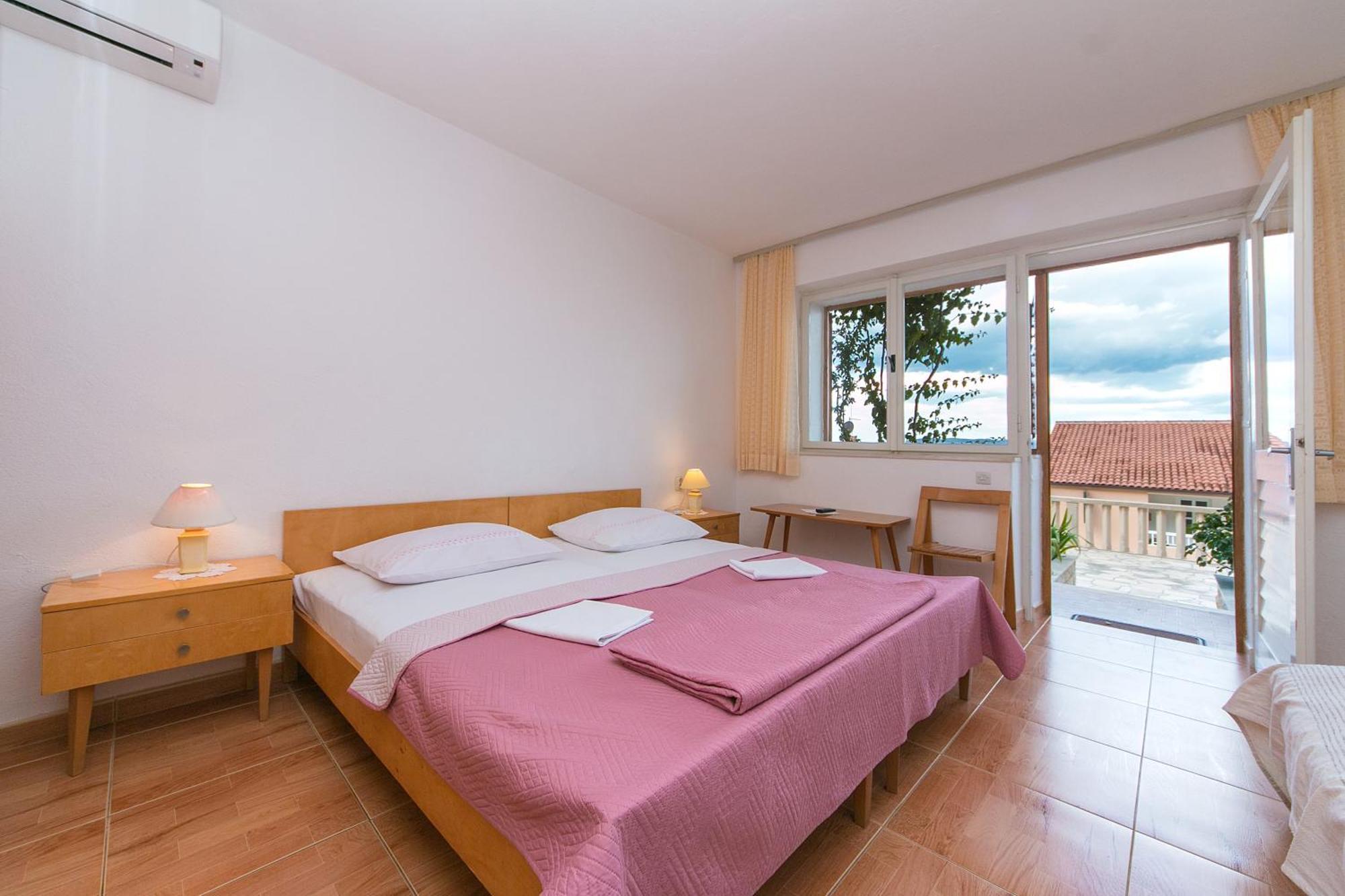 Apartments And Rooms By The Sea Brela, Makarska - 2752 Buitenkant foto