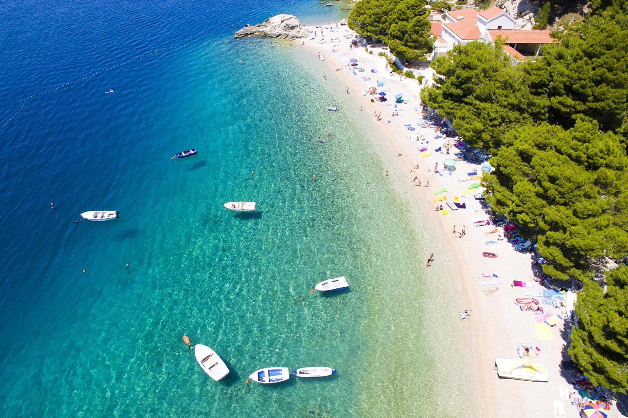 Apartments And Rooms By The Sea Brela, Makarska - 2752 Buitenkant foto