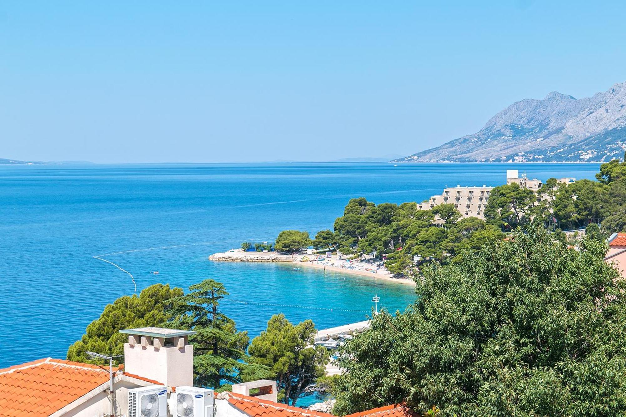 Apartments And Rooms By The Sea Brela, Makarska - 2752 Buitenkant foto
