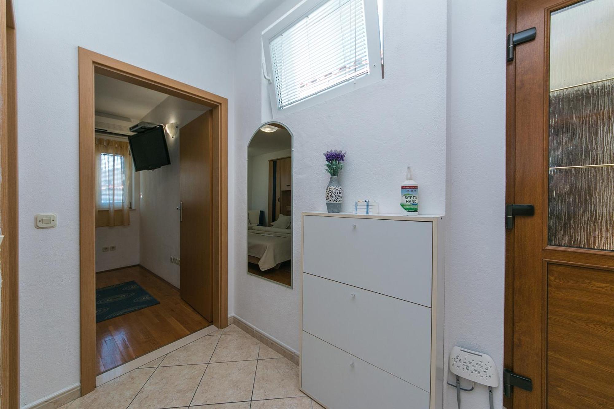 Apartments And Rooms By The Sea Brela, Makarska - 2752 Buitenkant foto