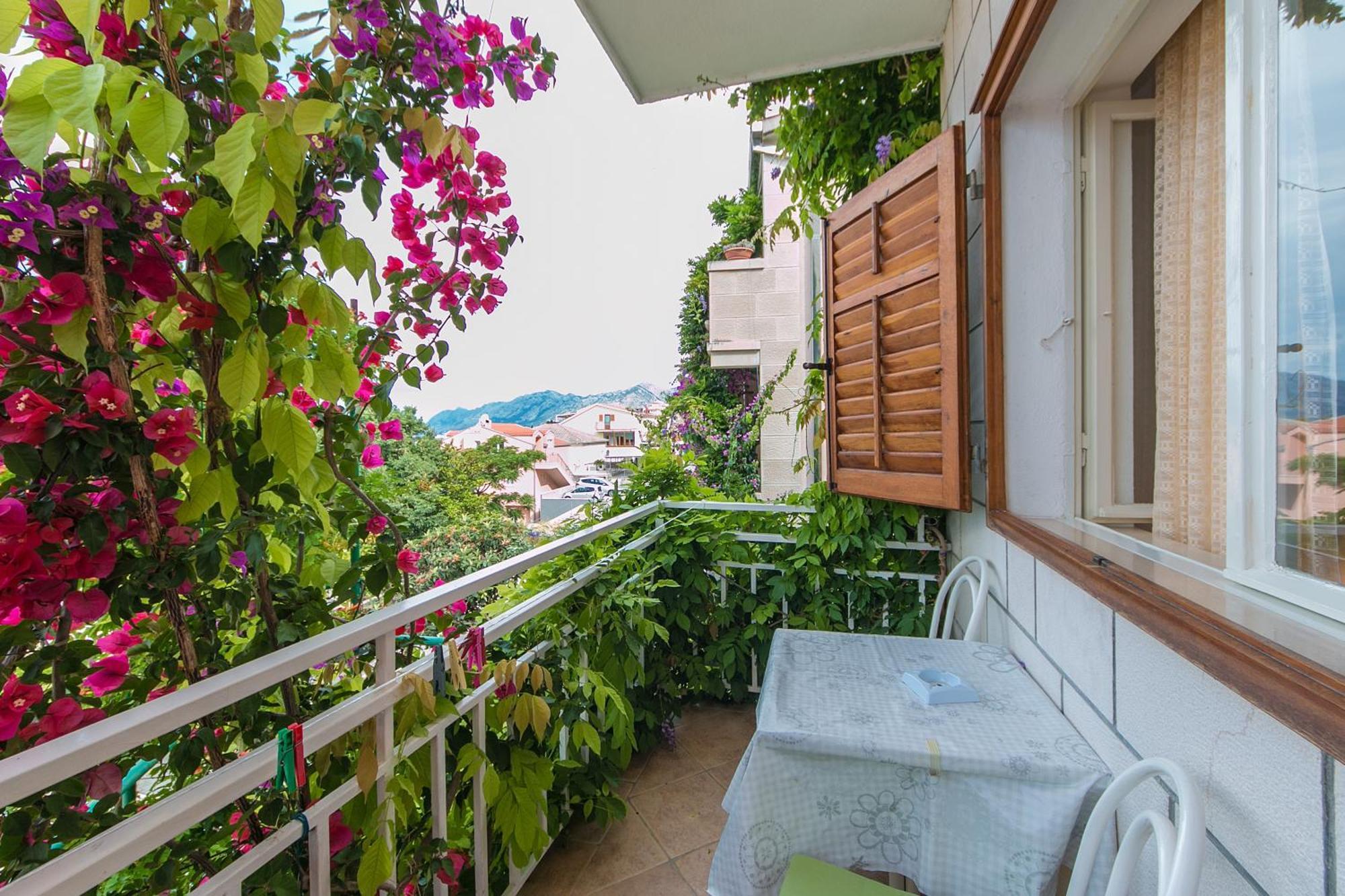 Apartments And Rooms By The Sea Brela, Makarska - 2752 Buitenkant foto