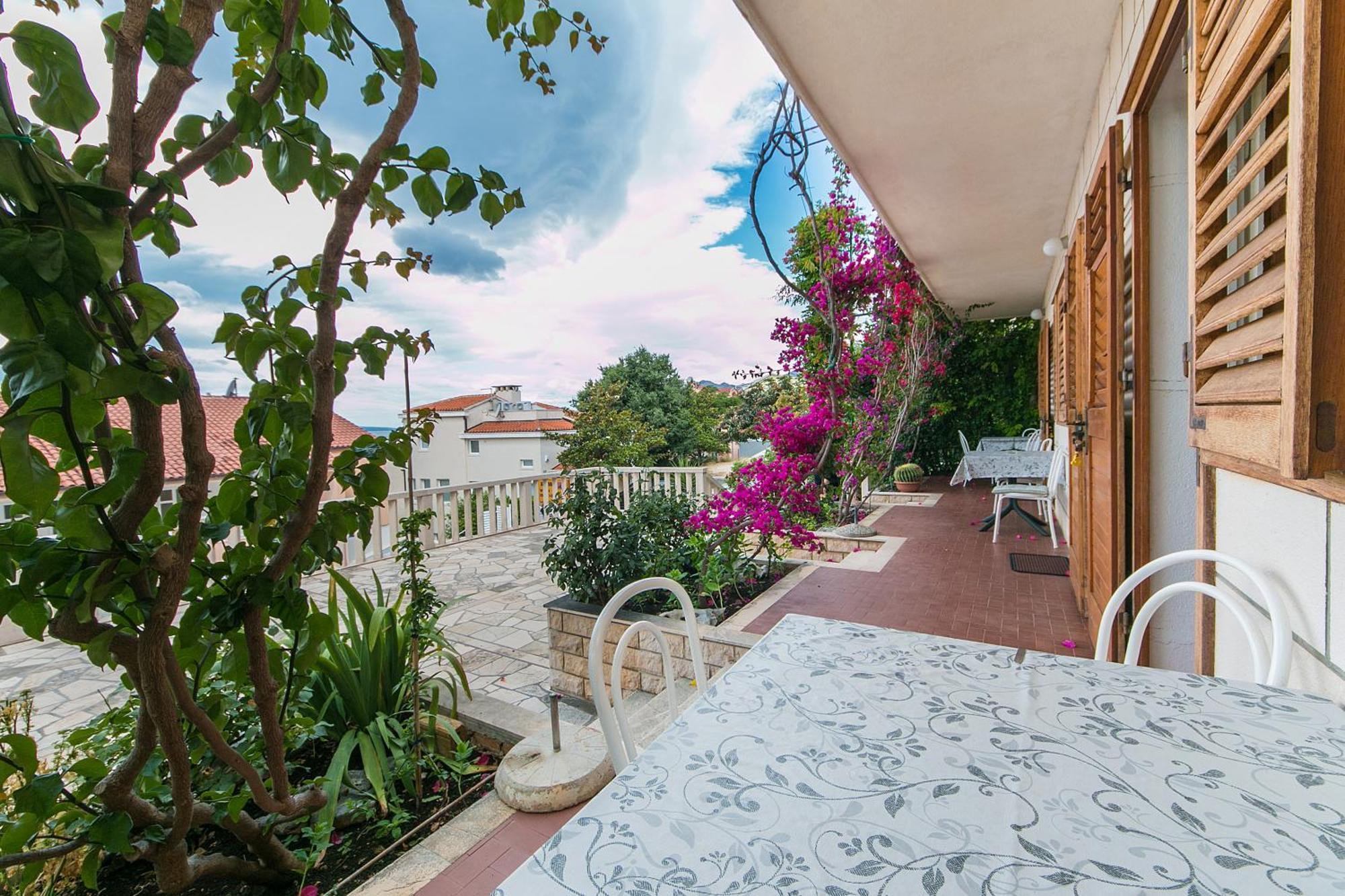 Apartments And Rooms By The Sea Brela, Makarska - 2752 Buitenkant foto