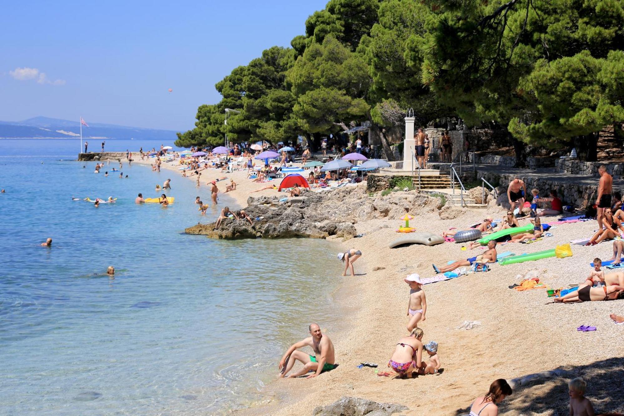 Apartments And Rooms By The Sea Brela, Makarska - 2752 Buitenkant foto