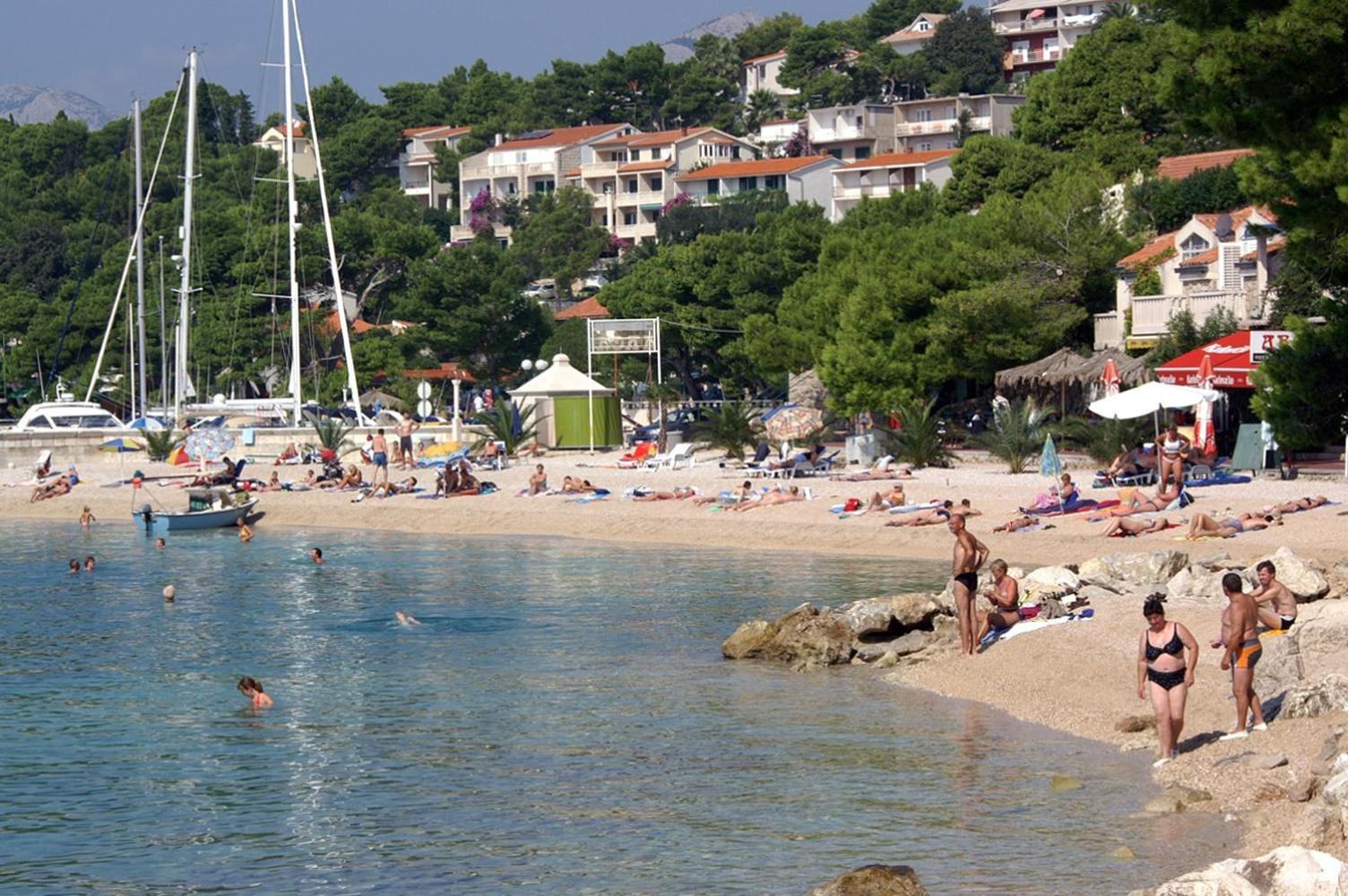 Apartments And Rooms By The Sea Brela, Makarska - 2752 Buitenkant foto