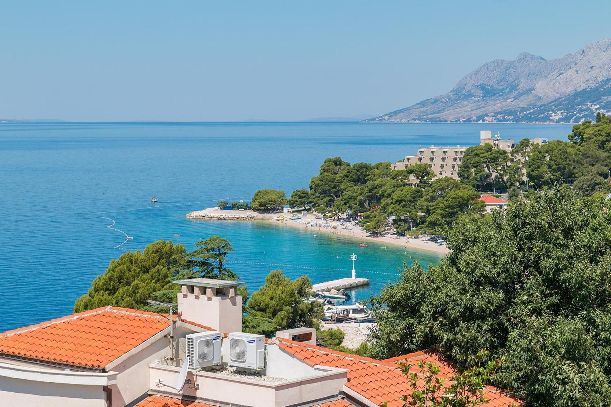 Apartments And Rooms By The Sea Brela, Makarska - 2752 Buitenkant foto