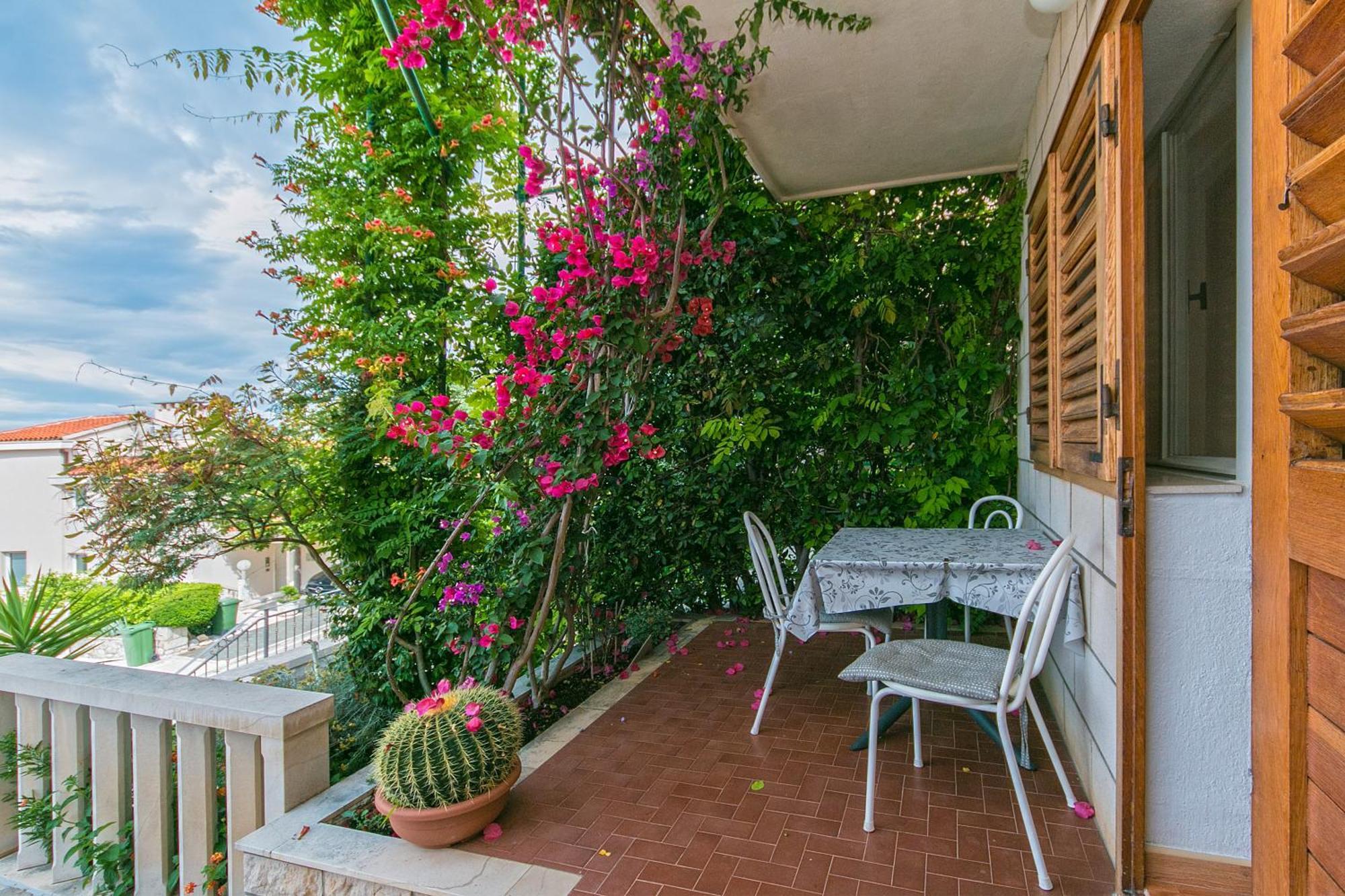 Apartments And Rooms By The Sea Brela, Makarska - 2752 Buitenkant foto