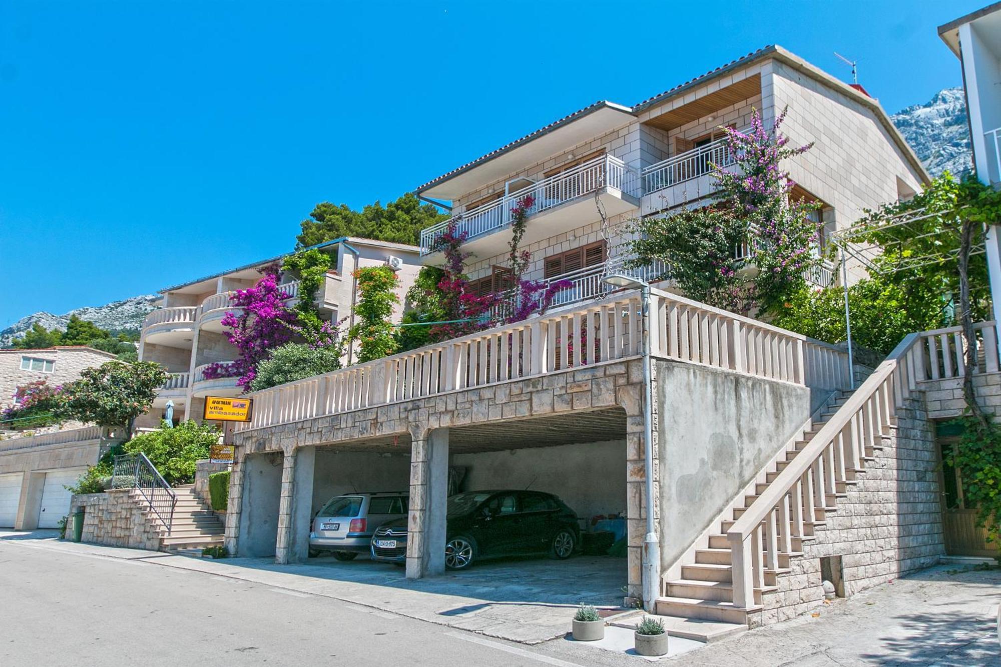 Apartments And Rooms By The Sea Brela, Makarska - 2752 Buitenkant foto